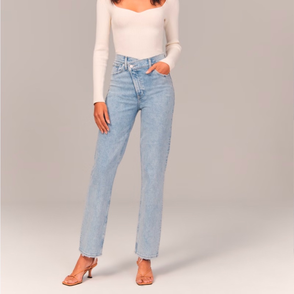 Abercrombie 90's-style criss cross waste ultra high rise straight jeans.